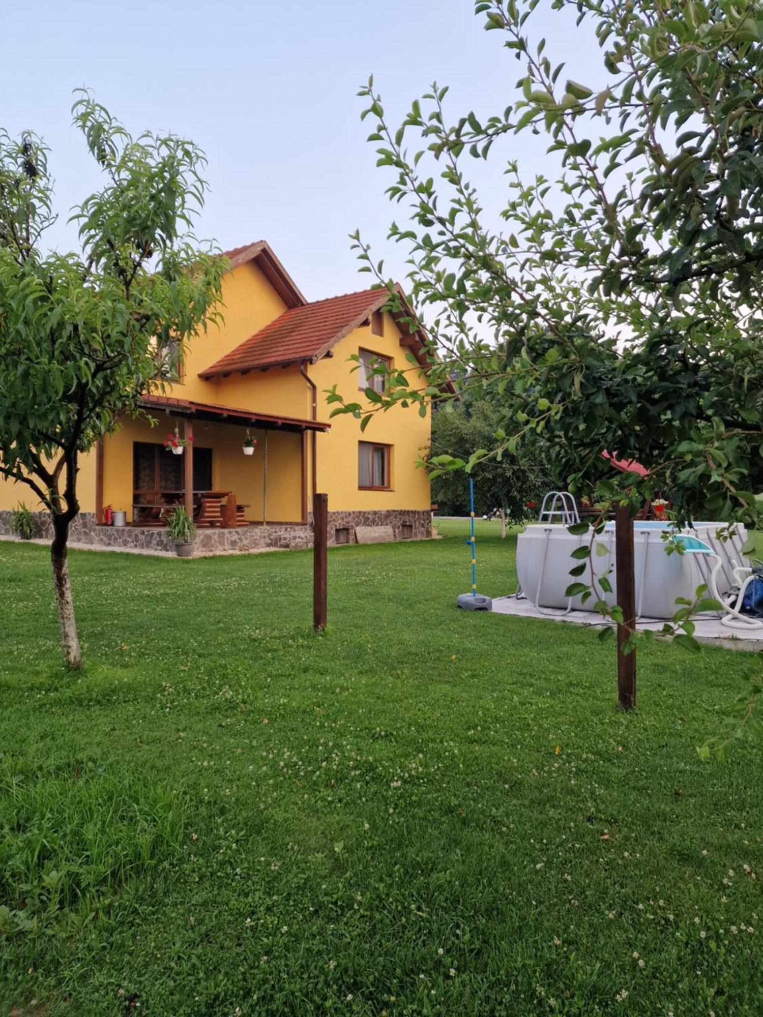 Vila Casa Maya Săsciori Exteriér fotografie