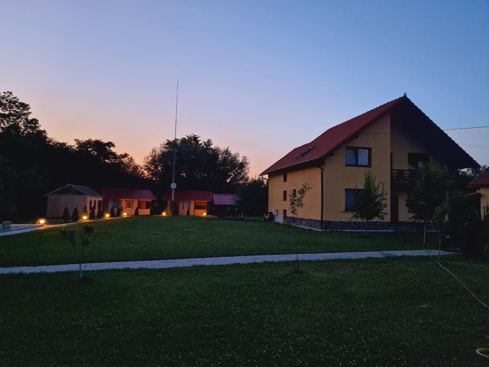 Casa Maya Săsciori Exteriér fotografie