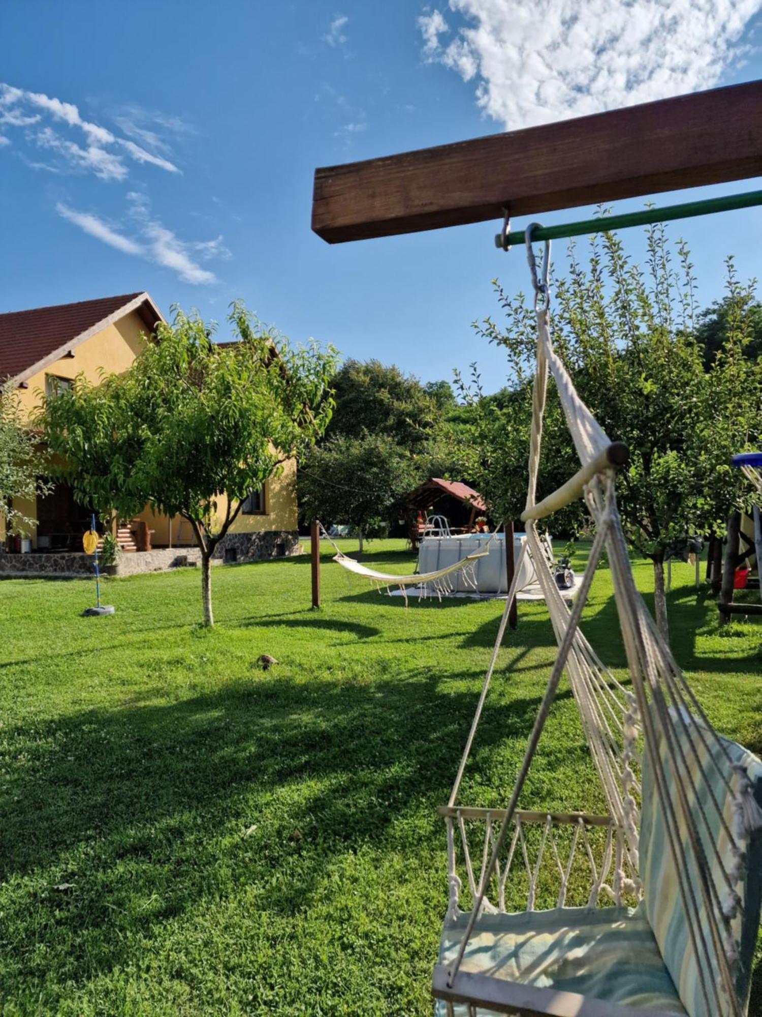 Vila Casa Maya Săsciori Exteriér fotografie